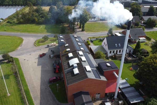 Vivild Varmeværk med solceller på taget Varmeværk med solceller